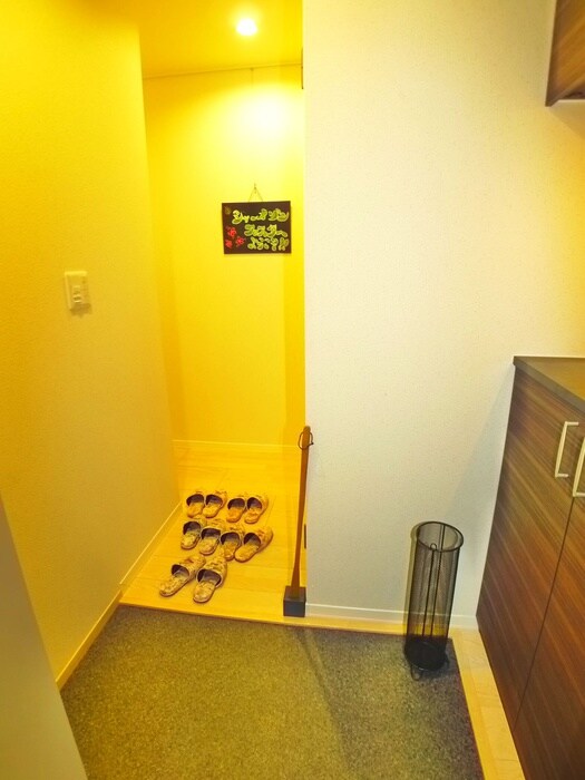 物件内観写真17　(玄関)