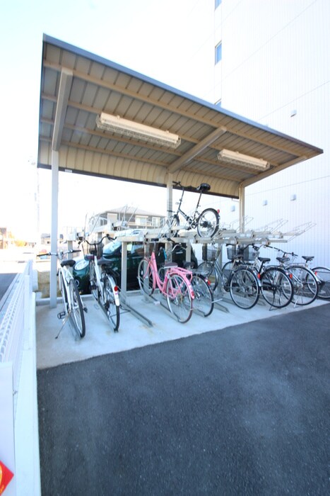 物件外観写真6　(駐輪場)