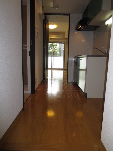 物件内観写真7　(玄関)