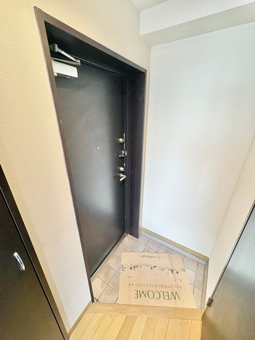物件内観写真13　(玄関)