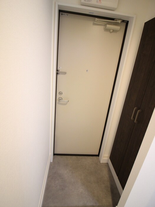 物件内観写真17　(玄関)