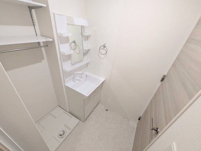 物件内観写真13　(洗濯機置場)