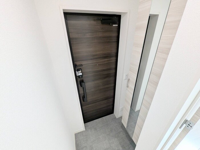 物件内観写真17　(玄関)