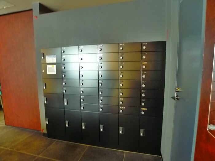 物件外観写真4　(エントランス部分)