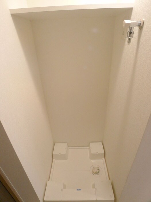 物件内観写真17　(洗濯機置場)