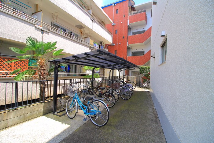 物件外観写真5　(駐輪場)