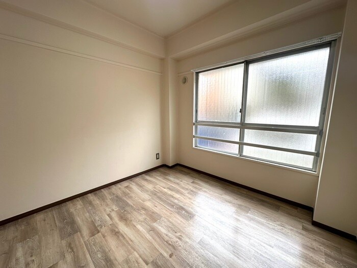 物件内観写真10　(居室)