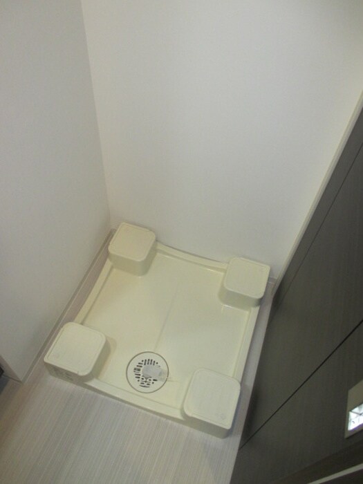 物件内観写真12　(洗濯機置場)