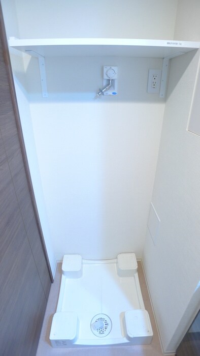 物件内観写真12　(洗濯機置場)