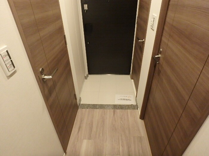 物件内観写真22　(玄関)