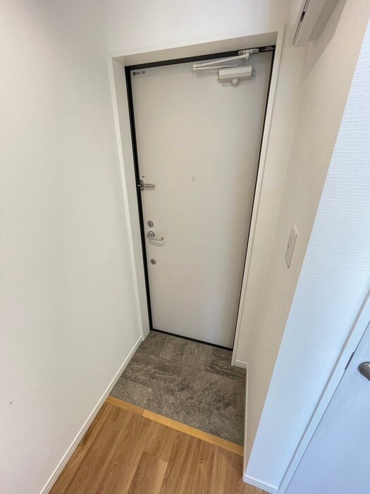 物件内観写真18　(玄関)