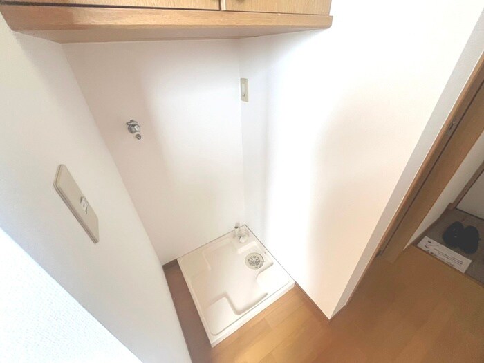 物件内観写真10　(洗濯機置場)