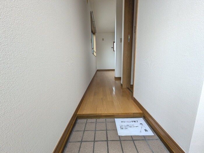 物件内観写真14　(玄関)