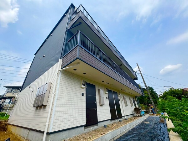建築中