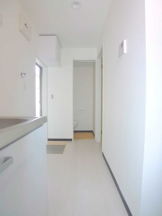 物件内観写真18　(廊下)