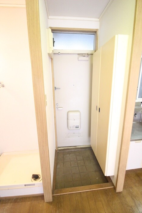 物件内観写真17　(玄関)