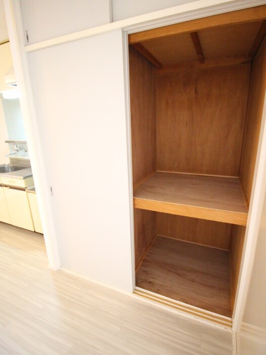 物件内観写真12　(収納)