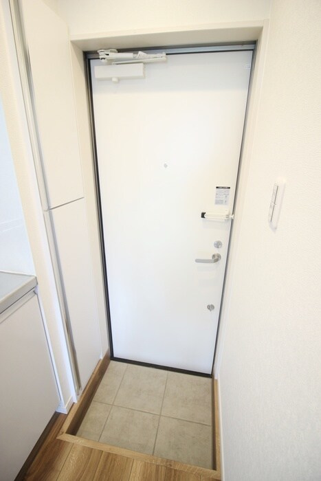 物件内観写真18　(玄関)