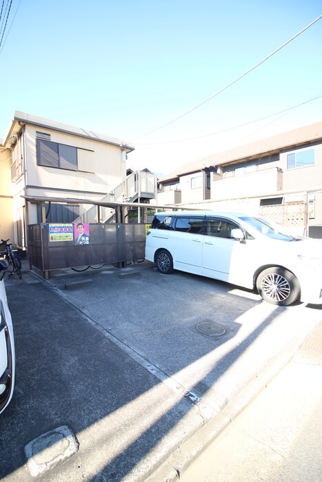 物件外観写真3　(駐車場)