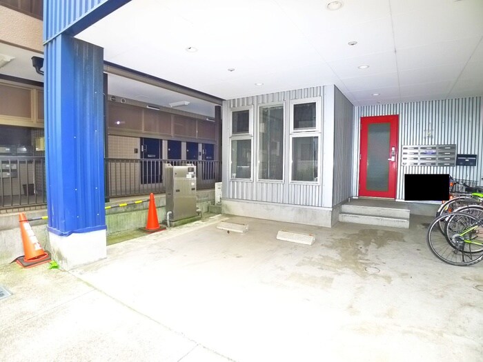 物件外観写真4　(駐車場)