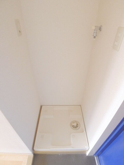 物件内観写真15　(洗濯機置場)