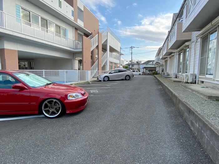 物件外観写真4　(駐車場)