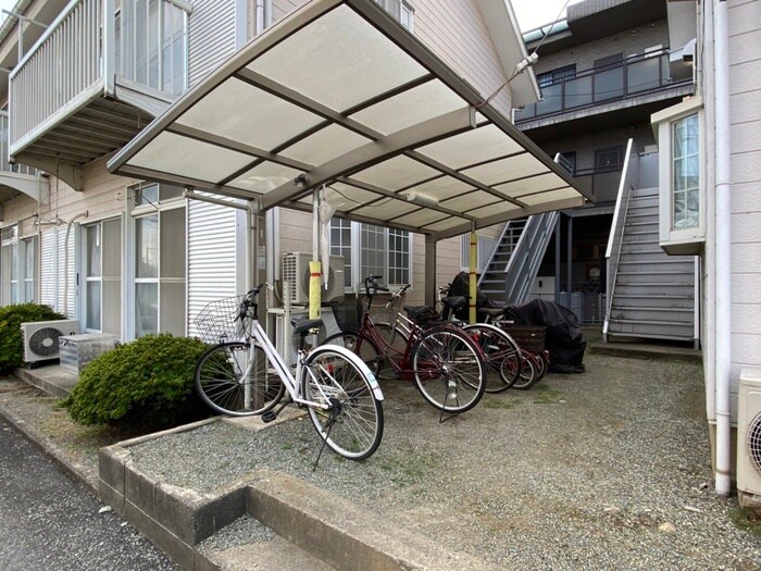 物件外観写真6　(駐輪場)