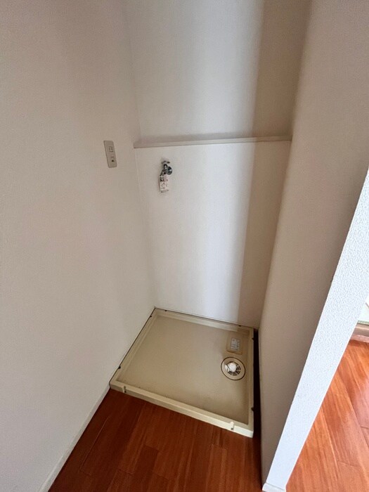 物件内観写真10　(洗濯機置場)