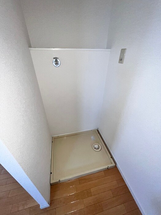 物件内観写真11　(洗濯機置場)