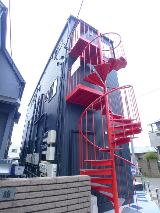 物件外観写真2　(エントランス部分)