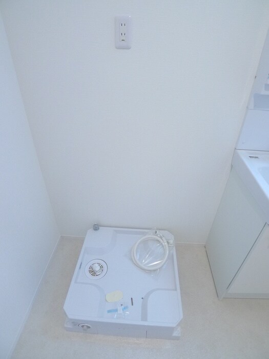 物件内観写真15　(洗濯機置場)