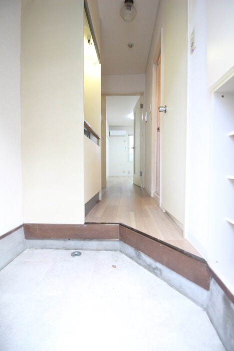 物件内観写真15　(玄関)