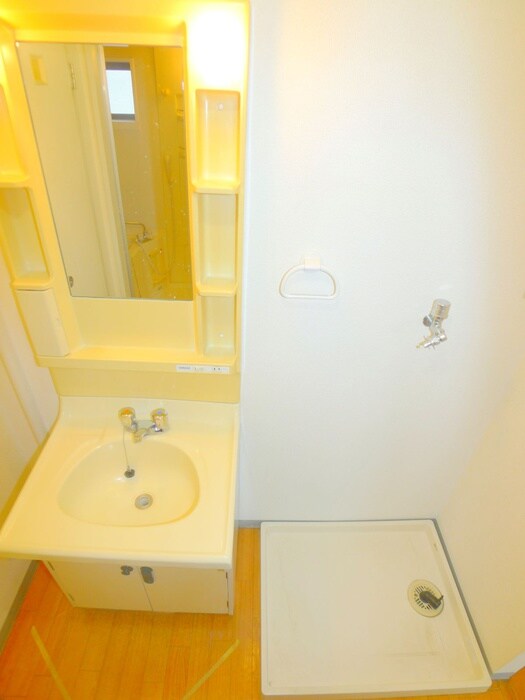 物件内観写真18　(洗濯機置場)