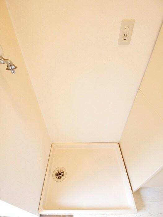 物件内観写真12　(洗濯機置場)