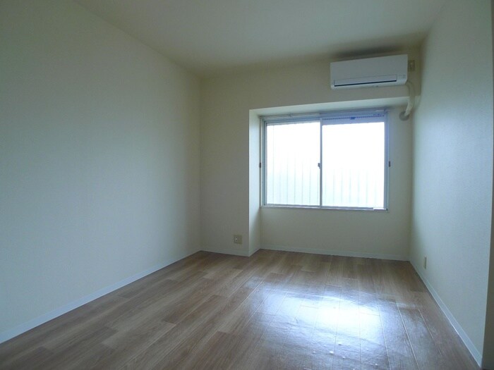 物件内観写真9　(室内からの展望)