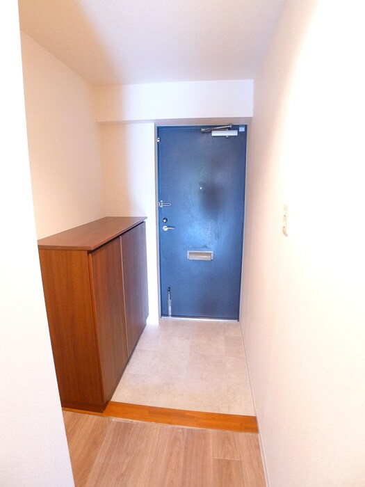 物件内観写真16　(玄関)