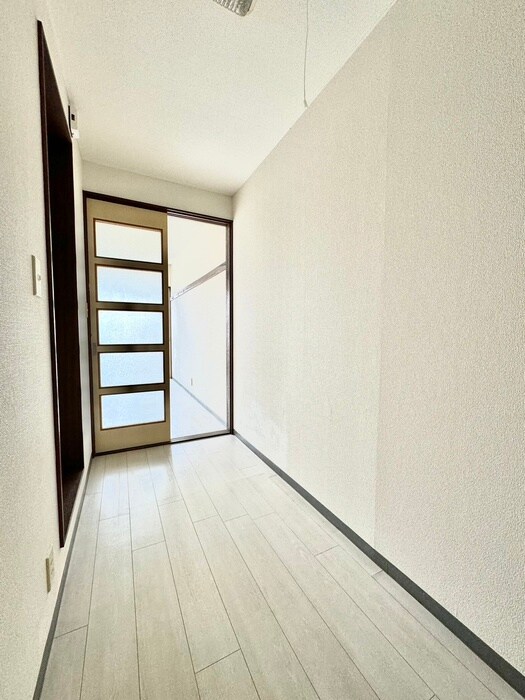物件内観写真11　(廊下)