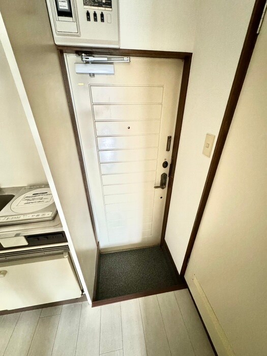 物件内観写真14　(玄関)