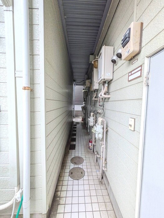 物件外観写真5　(エントランス部分)