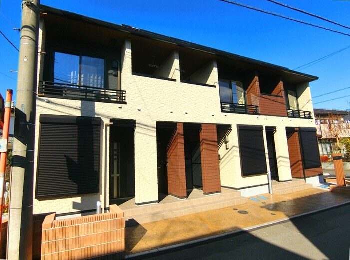 物件外観写真2　(エントランス部分)