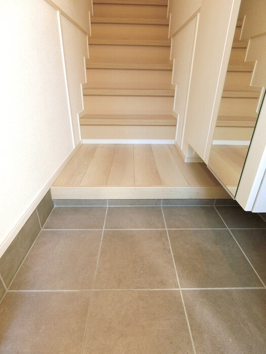 物件内観写真19　(玄関)