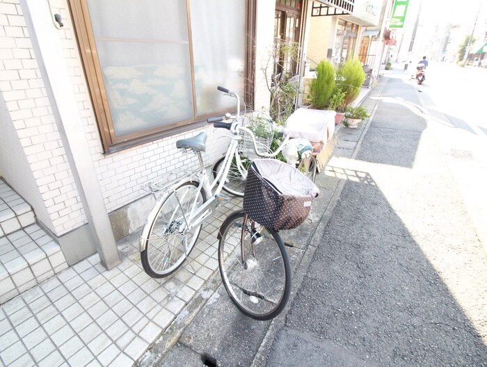 物件外観写真5　(駐車場)