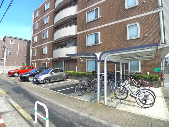 物件外観写真4　(駐車場)