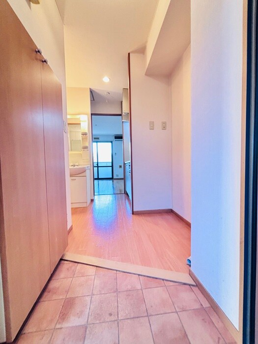 物件内観写真9　(玄関)