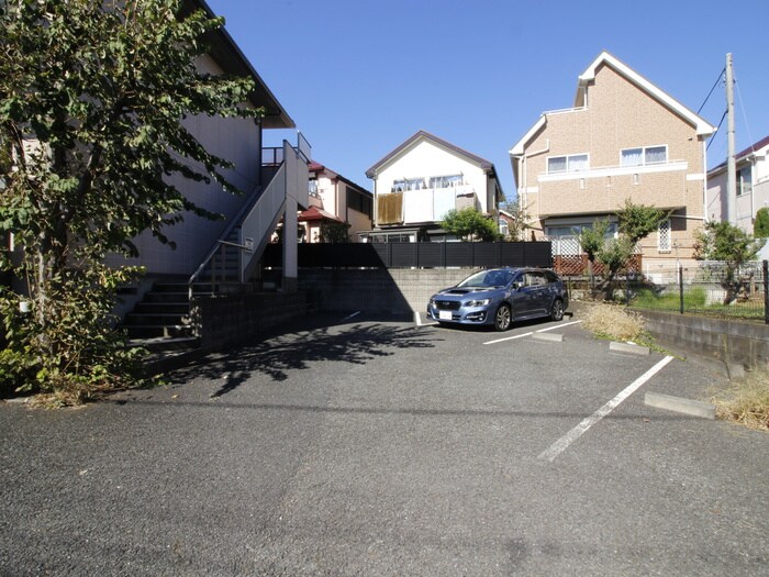 物件外観写真6　(駐車場)