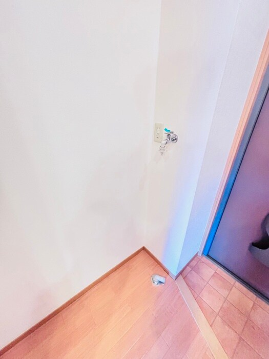 物件内観写真16　(洗濯機置場)