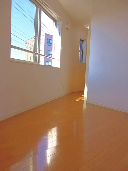 物件内観写真8　(室内からの展望)