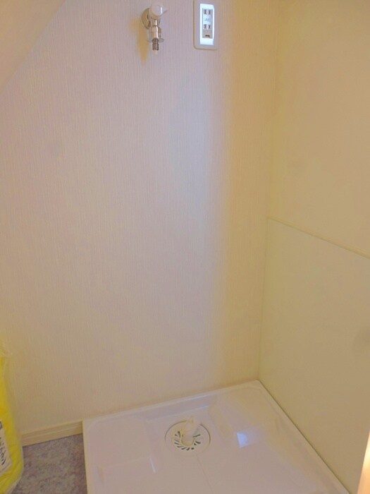 物件内観写真13　(洗濯機置場)