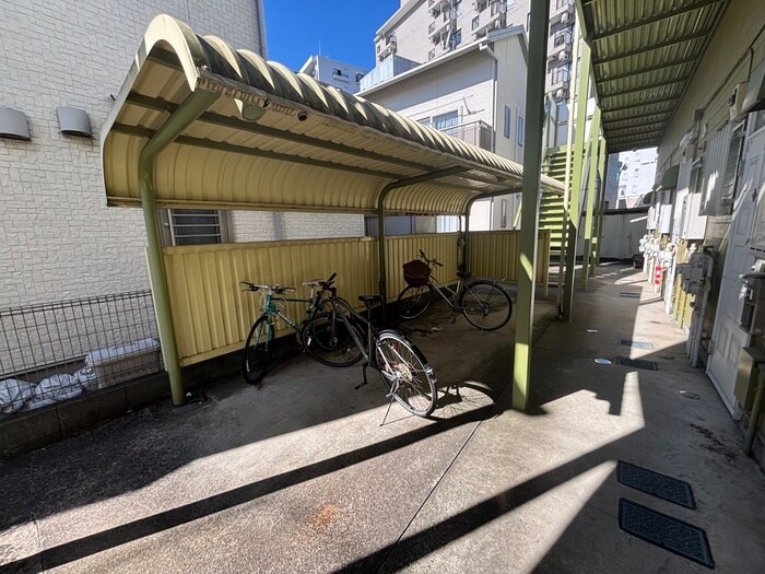 物件外観写真4　(駐輪場)