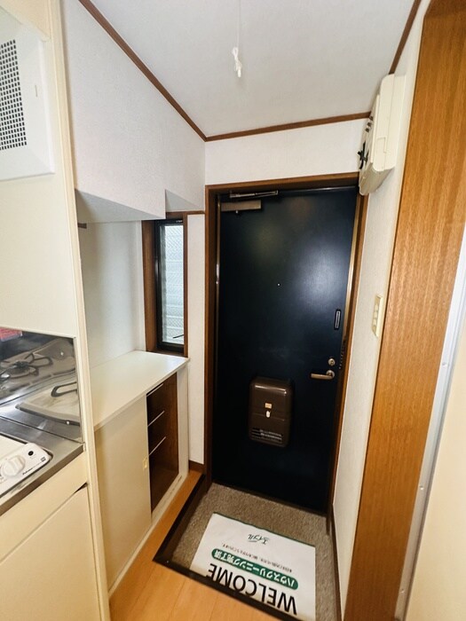 物件内観写真16　(玄関)